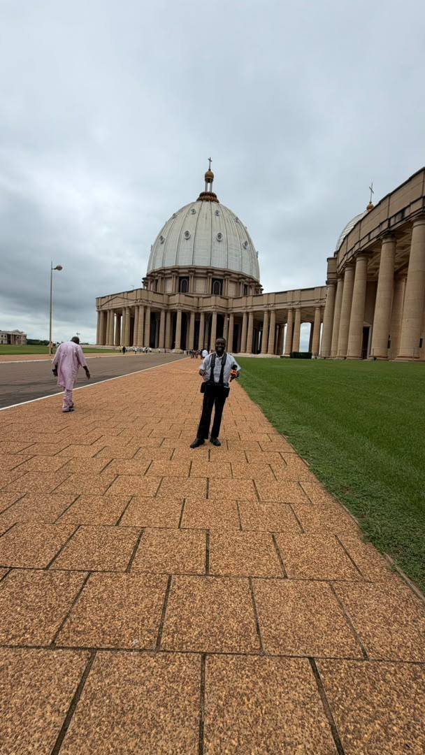 Approaching the Basilica of Our Lady of Peace, Yamoussoukro