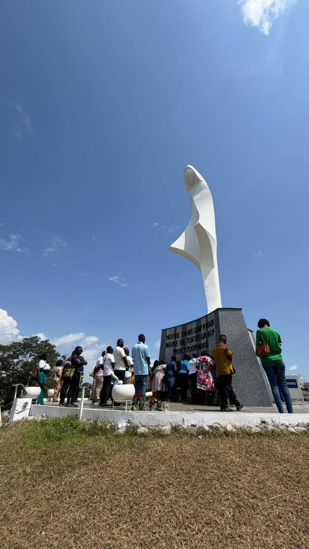 Statue inscribed Notre Dame d&rsquo;Afrique, M&egrave;re de toute gr&acirc;ce, priez pour nous