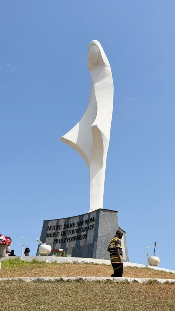 Statue inscribed Notre Dame d&rsquo;Afrique, M&egrave;re de toute gr&acirc;ce, priez pour nous